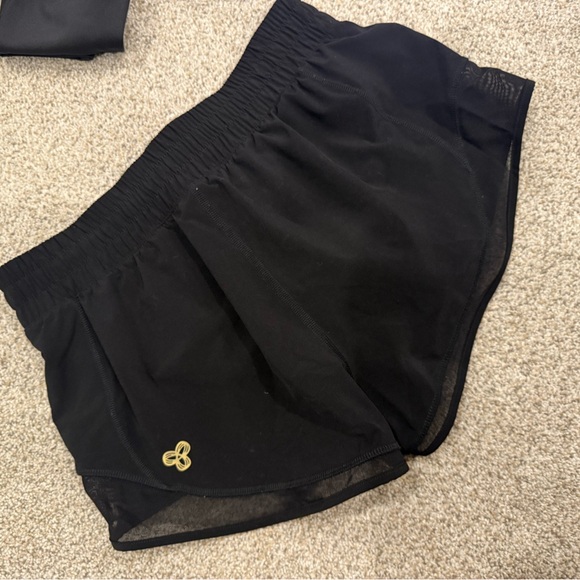 NWOT GoldenMoveTech™ Legacy Hi-Rise 2.5" Short Size 00 in Black - Picture 8 of 8